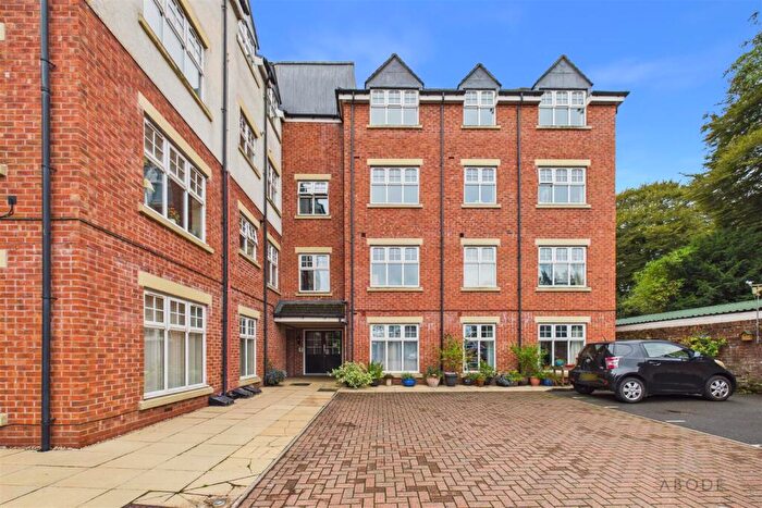 2 Bedroom Apartment For Sale In Roebuck Close, Uttoxeter, Staffordshire, ST14