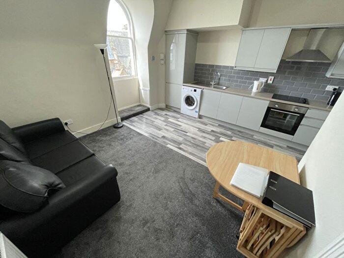 3 Bedroom Flat To Rent In Commercial Street, Dundee, DD1