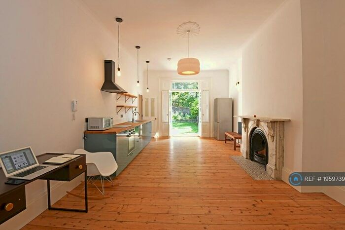 4 Bedroom Semi-Detached House To Rent In Goulton Road, London, E5