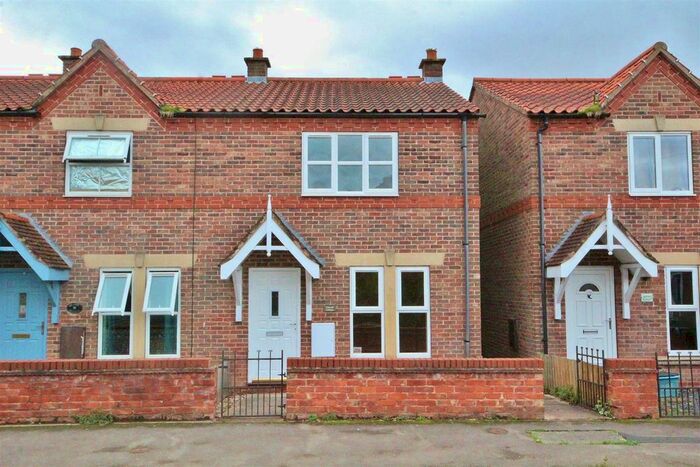 3 Bedroom End Of Terrace House To Rent In Kelfield Road, Riccall, York, YO19
