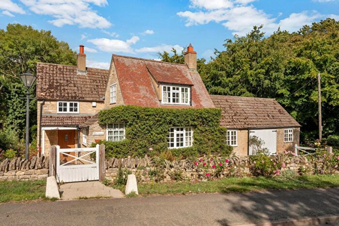 3 Bedroom Cottage For Sale In Clipsham Road, Stretton, LE15