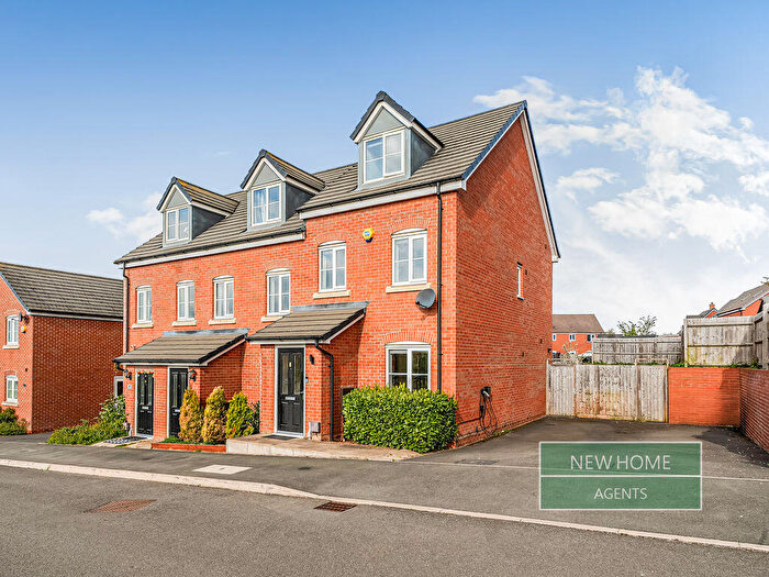 3 Bedroom End Of Terrace House For Sale In O'donnell Road, Whitnash, Leamington Spa, CV31