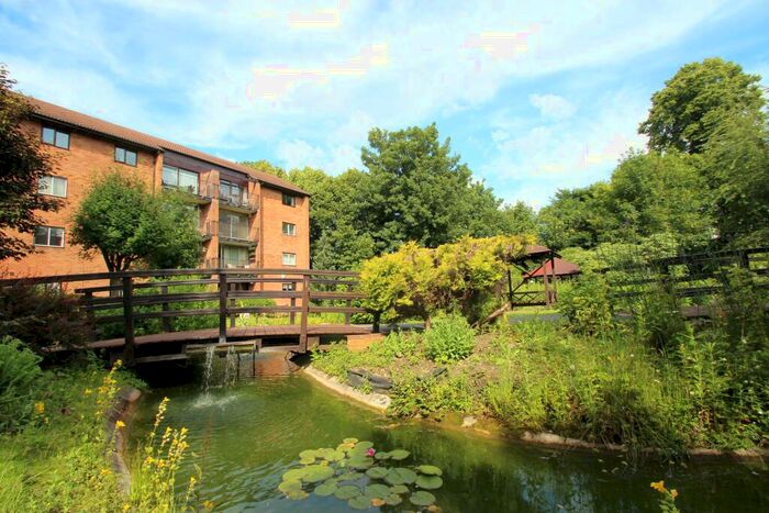 3 Bedroom Apartment To Rent In Campion Close, Croydon, CR0