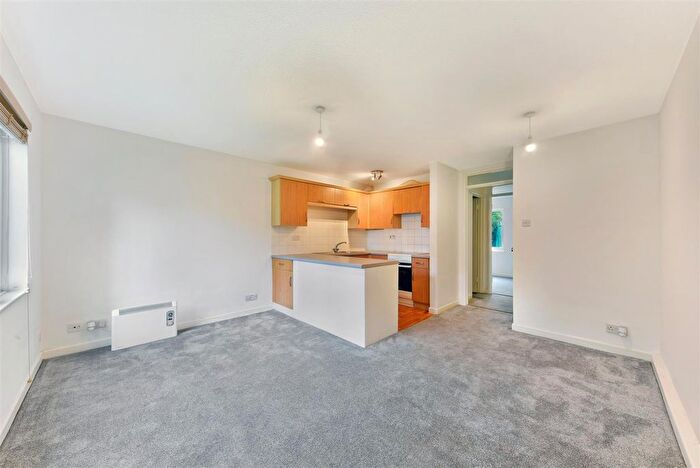 1 Bedroom Maisonette To Rent In Reynolds Close, Colliers Wood, London, SW19