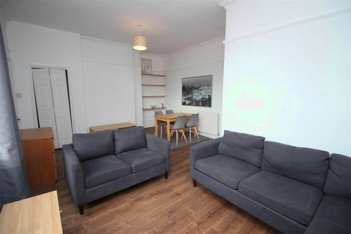 4 Bedroom Maisonette To Rent In Lavender Gardens, West Jesmond, Newcastle Upon Tyne, NE2