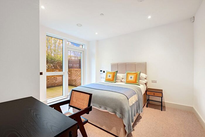 2 Bedroom Flat To Rent In Clifton Mansions, Park Avenue, NW2