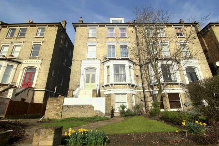 Studio To Rent In Thicket Road, London, SE20