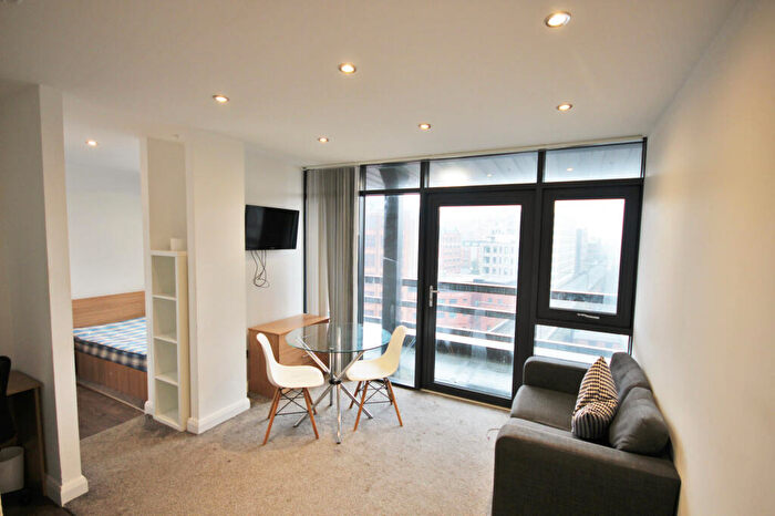 Apartment To Rent In Bracken House, - Charles Street, Manchester, M1