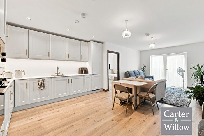 2 Bedroom Flat For Sale In Edmund Rise, Abbey Road, Barking, IG11