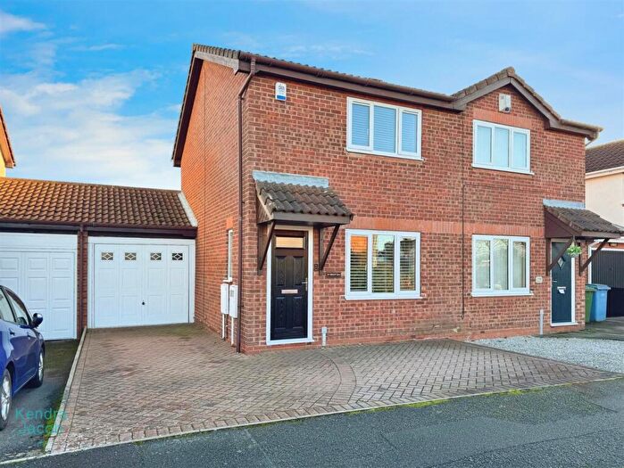 2 Bedroom Semi Detached House For Sale In Briar Lea, Worksop, S80