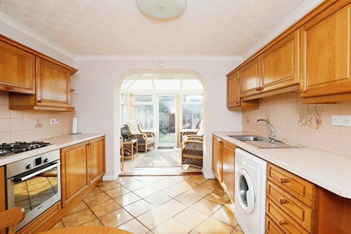 2 Bedroom Detached Bungalow For Sale In Wellington Grove, Bawtry, Doncaster, DN10