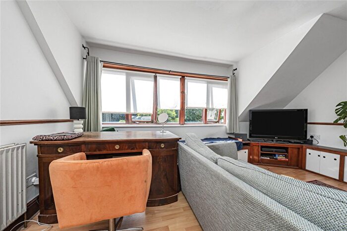 1 Bedroom Flat To Rent In Malbrook Road, London, SW15