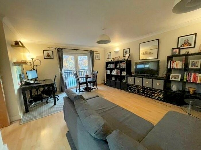 2 Bedroom Apartment To Rent In Solway Road, East Dulwich, London, SE22