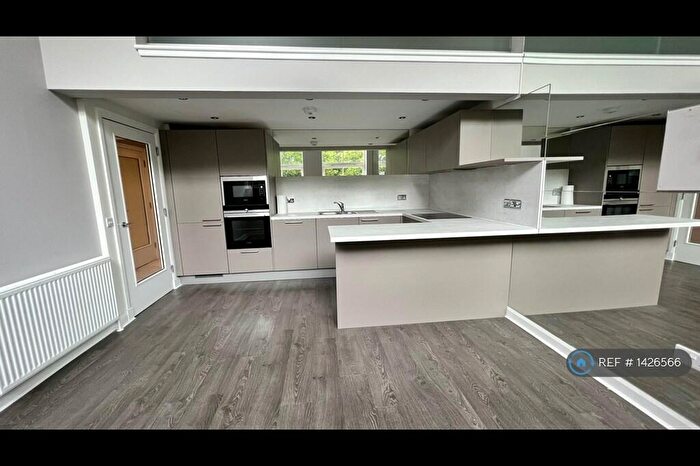 2 Bedroom Flat To Rent In Broomhill Avenue, Glasgow, G11