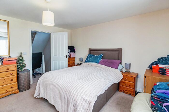 3 Bedroom End Of Terrace House For Sale In Cheviot Gardens, Oakridge Park, Milton Keynes, Buckinghamshire, MK14