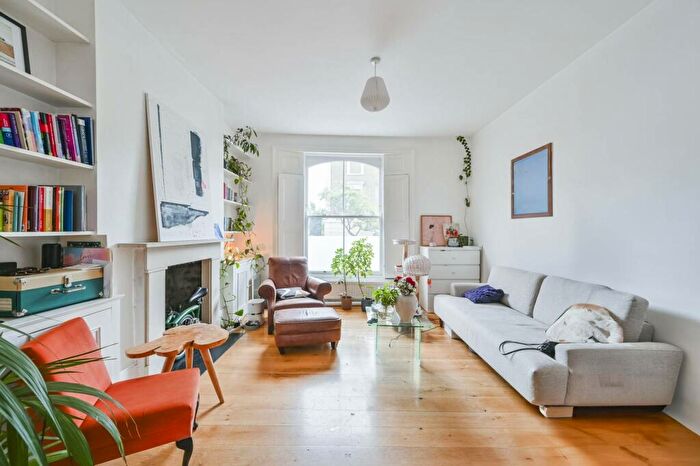 1 Bedroom Flat To Rent In Arundel Square, Barnsbury, London, N7