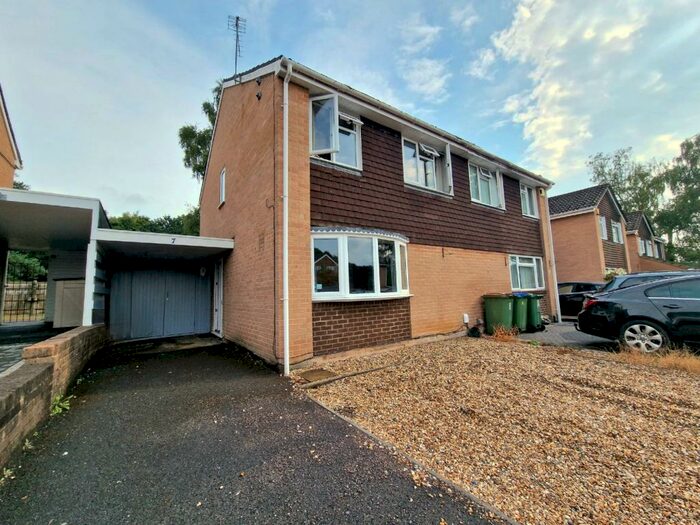 3 Bedroom Semi-Detached House To Rent In Firecrest Close, Lordswood, SO16