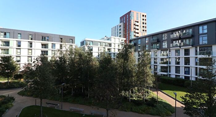 1 Bedroom Flat To Rent In Wandsworth Road, London, SW8