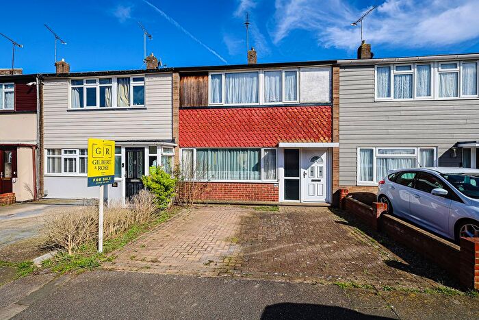 3 Bedroom Terraced House For Sale In Great Knightleys, Basildon, SS15
