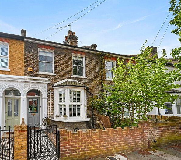 4 Bedroom Terraced House To Rent In Shakespeare Road, Poets Corner, Acton, London, W3