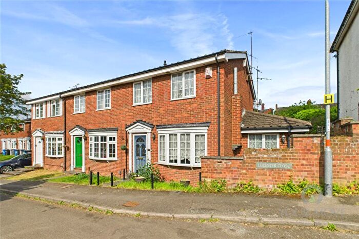 3 Bedroom Semi Detached House For Sale In Leicester Close, Kettering, Northamptonshire, NN16