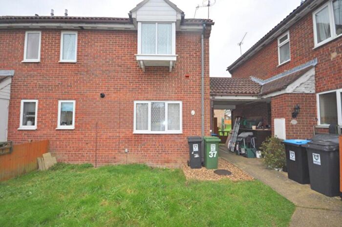 1 Bedroom House To Rent In The Lawns, Hemel Hempstead, HP1