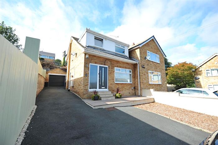 3 Bedroom Semi-Detached House For Sale In Beckwith Drive, Eccleshill, BD10