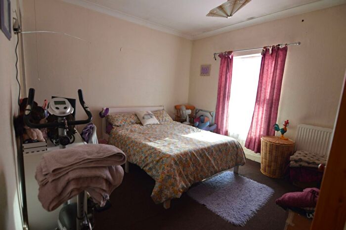 2 Bedroom Terraced House For Sale In Harold Street, Grimsby, DN32