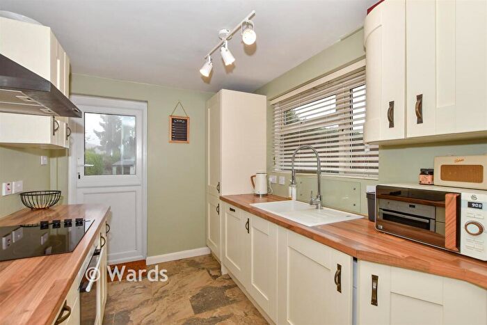 2 Bedroom Semi Detached House For Sale In Amsbury Road, Coxheath, Maidstone, Kent, ME17