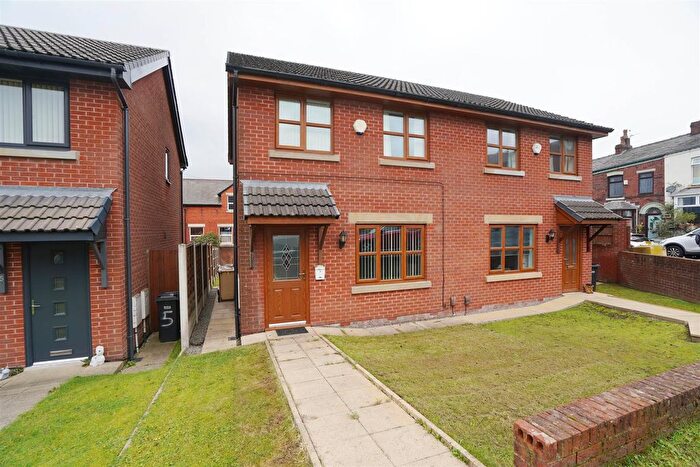 3 Bedroom Semi-Detached House For Sale In Thirlmere Avenue, Horwich, Bolton, BL6