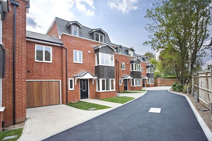 4 Bedroom Mews To Rent In Englefield Green, Surrey, TW20