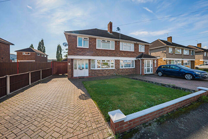 3 Bedroom Semi-Detached House For Sale In Grasmere Avenue, SL2