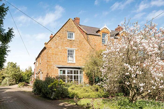 4 Bedroom House For Sale In East Street, Long Buckby, NN6