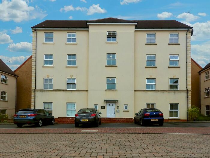 2 Bedroom Flat To Rent In Bache House, Swindon, Wiltshire, SN25