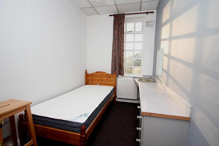 1 Bedroom Flat To Rent In Barton Road, Stretford, M32