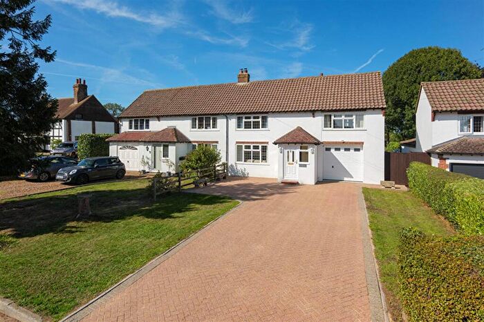 4 Bedroom Semi-Detached House For Sale In Merriefield, The Street, Wormshil, Wormshill, ME9