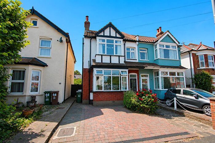 5 Bedroom Semi-Detached House For Sale In Taylor Road, Wallington, SM6