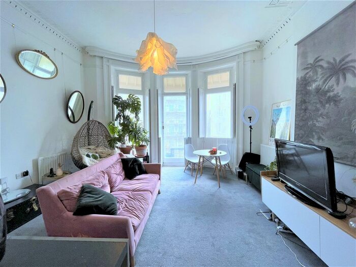 2 Bedroom Flat To Rent In Lansdowne Place, Hove, BN3