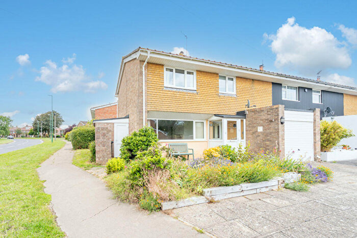 3 Bedroom End Of Terrace House For Sale In Cutfield Close, PO19