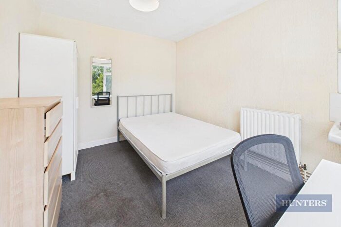 5 Bedroom Semi-Detached House To Rent In Osborne Road North - Student Property, SO17