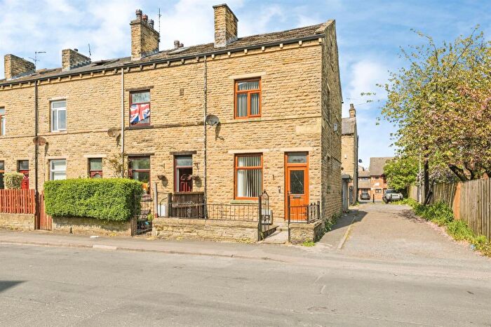 4 Bedroom End Of Terrace House For Sale In Parsonage Road, Laisterdyke, Bradford, BD4