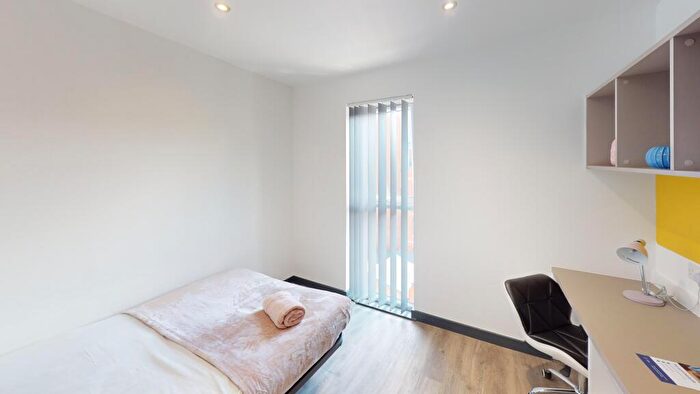 1 Bedroom Flat To Rent In Standard En-suite, Opto Village, Luton, LU1