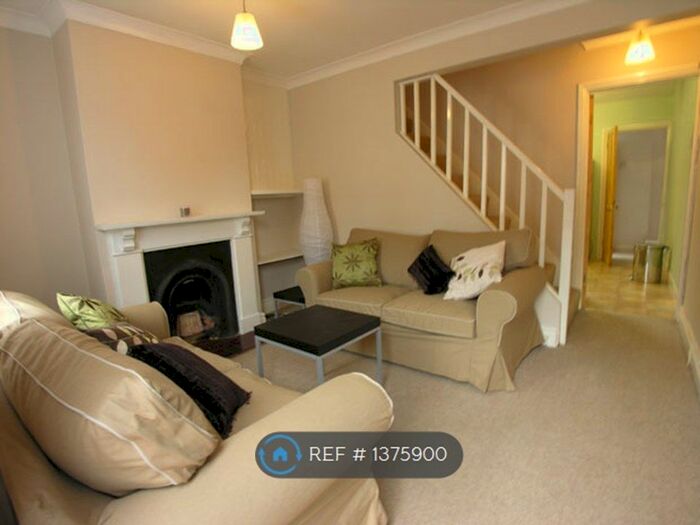 2 Bedroom Terraced House To Rent In Cannon Street, Reading, RG1