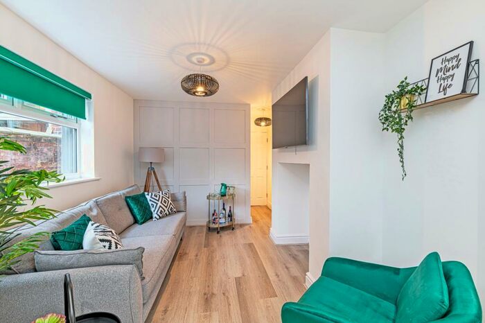 1 Bedroom Flat To Rent In Ashford Road, Withington, Manchester, M20