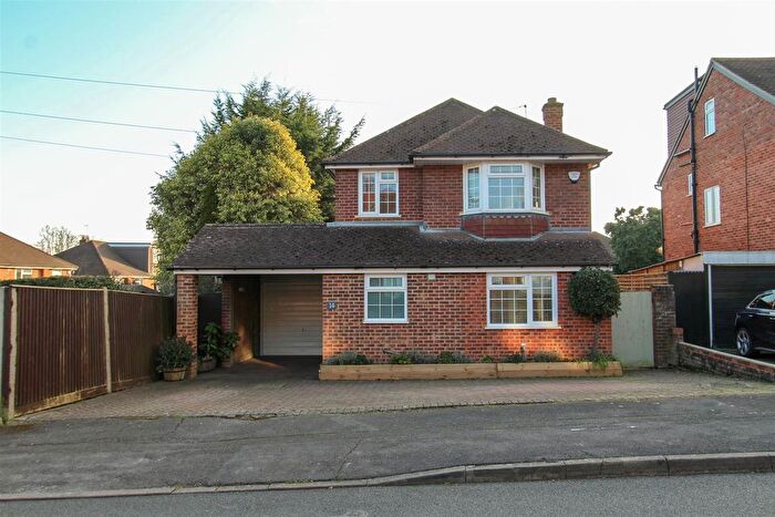 4 Bedroom Detached House To Rent In Enstone Road, Ickenham, Uxbridge, UB10
