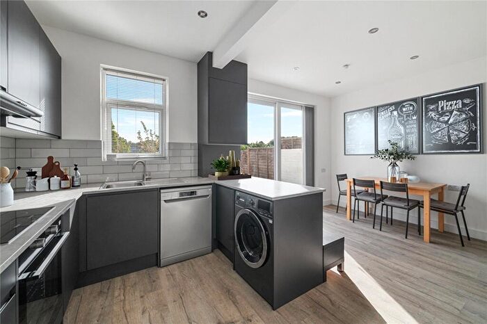 4 Bedroom House To Rent In Millmark Grove, London, SE14