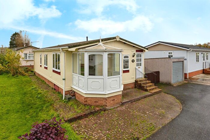 2 Bedroom Park Home For Sale In Forstal Lane, Harrietsham, ME17