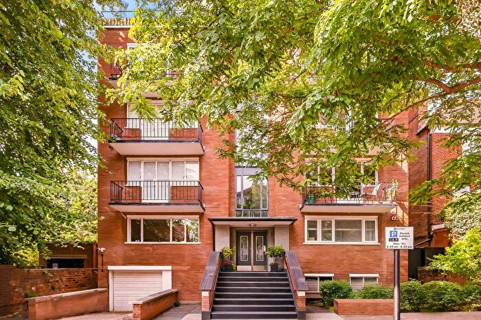 2 Bedroom Flat To Rent In Princess Court, Compayne Gardens, London, NW6