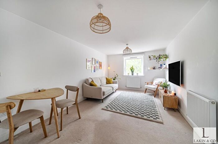 2 Bedroom Flat For Sale In Perkins Gardens, Ickenham, UB10