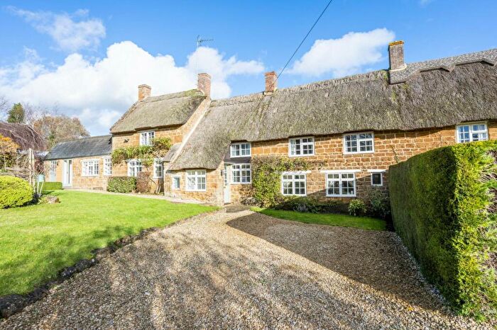 3 Bedroom Cottage For Sale In Mill Lane, Wigginton, OX15